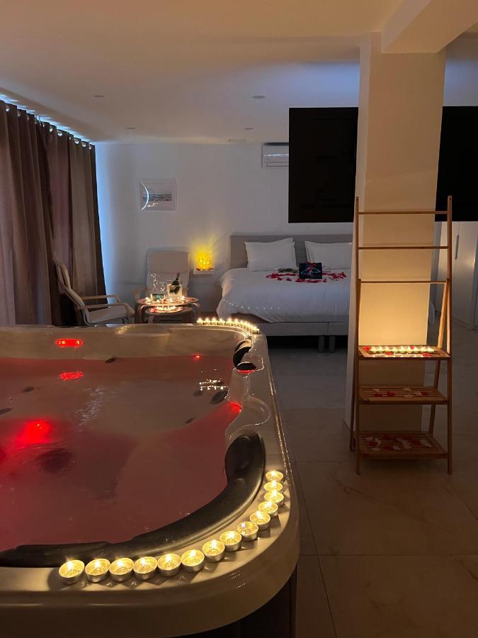 Lovenest Marsilia Exterior foto